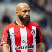 记者：曼联希望季前赛前签下姆贝莫，球员已明确表示想加盟红魔