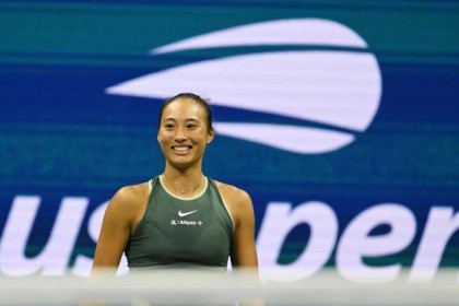 发球成制胜法宝 郑钦文连续两年晋级美网女单八强